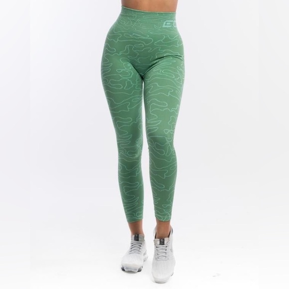 ECHT womens a rise camo Leggings size medium - Picture 1 of 7